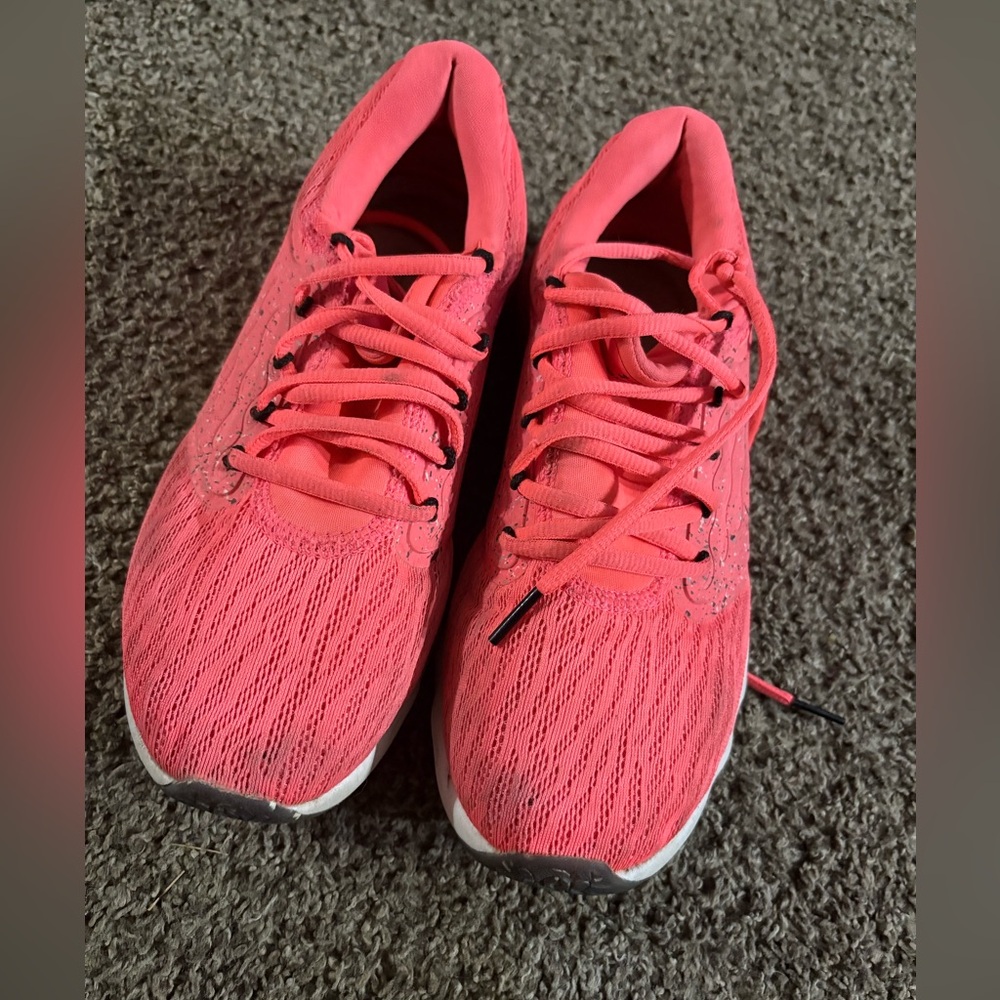 Under Armour Pink Sneakers Modern Mesh Design